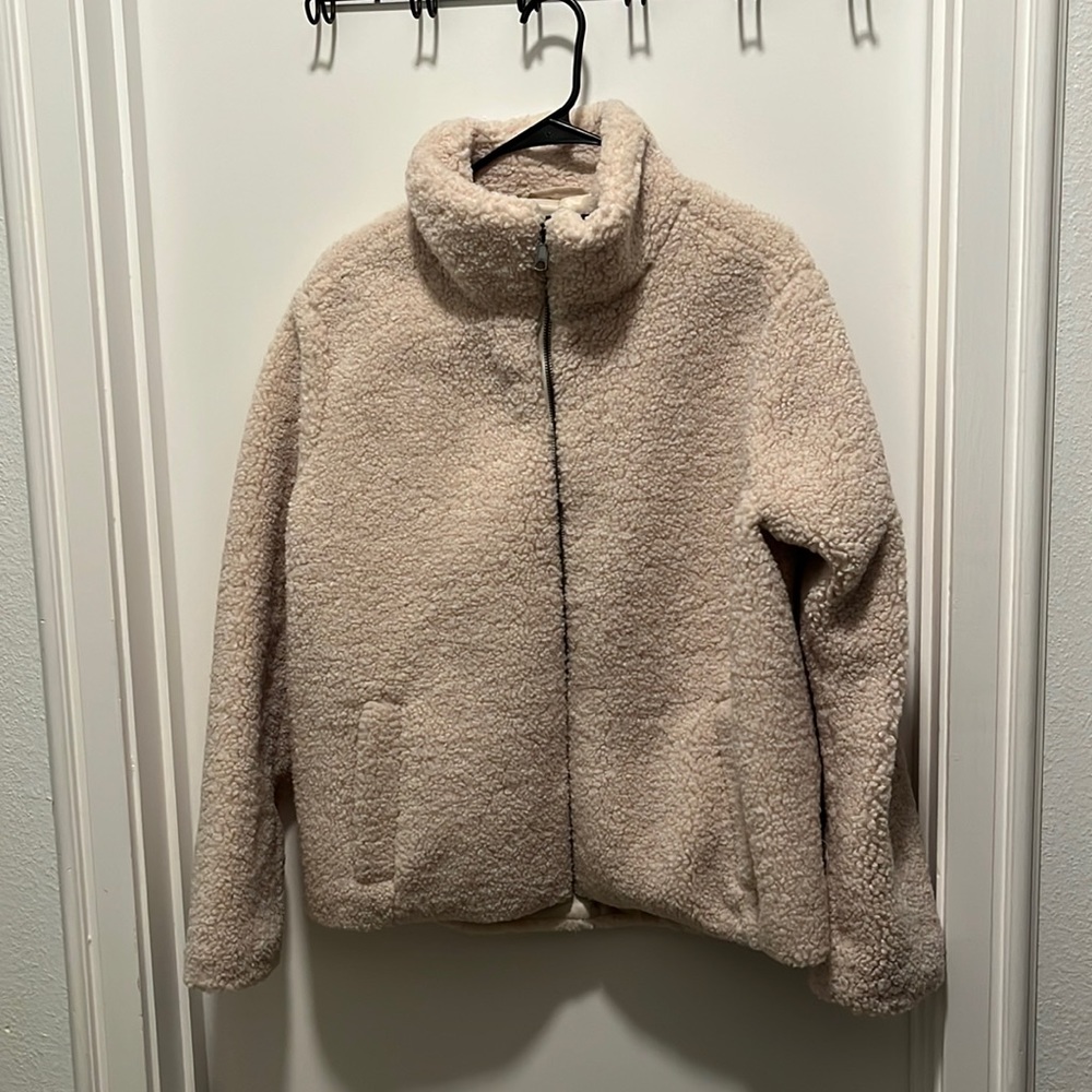 Worn once too big for me but so warm and soft!